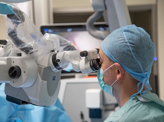 Mikroskop operacyjny