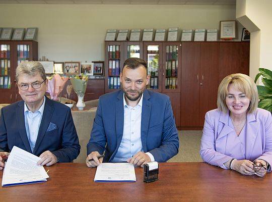 Podpisanie umowy na stronę internetową